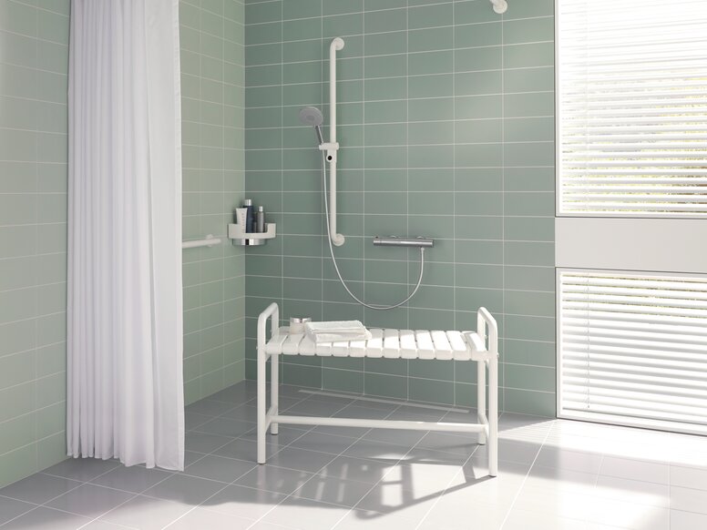 HEWI Adipositas Produkte Serie 801 Adipositas Duschbereich mit Duschbank